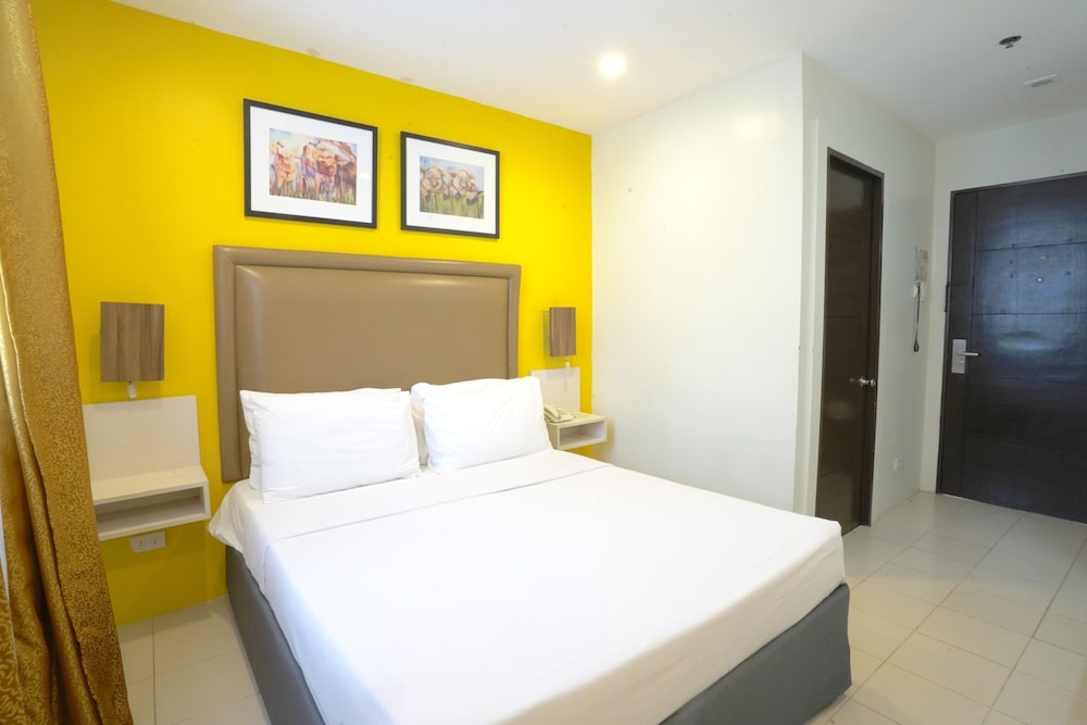 Cebu Uncle Tom's Cabin Hotel 36/66