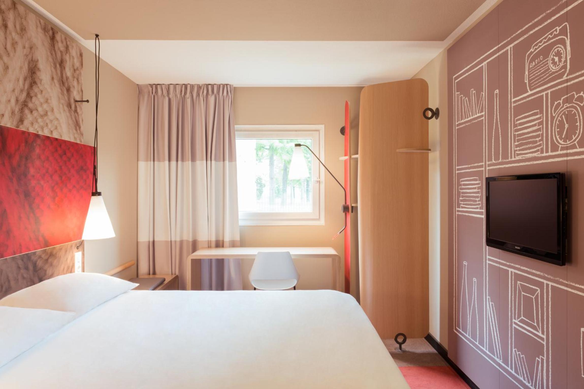 غرفة سوبيريور بسرير كوين مع أريكة، ibis Hamburg City 2/10