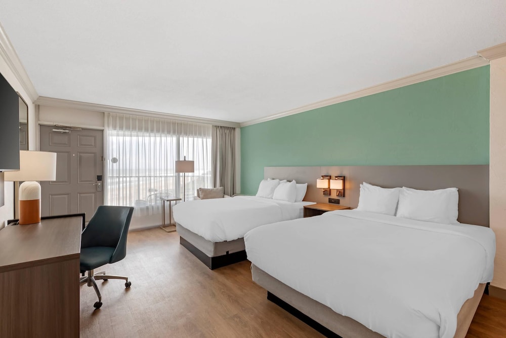 Room, 2 Queen Beds, Ocean Front