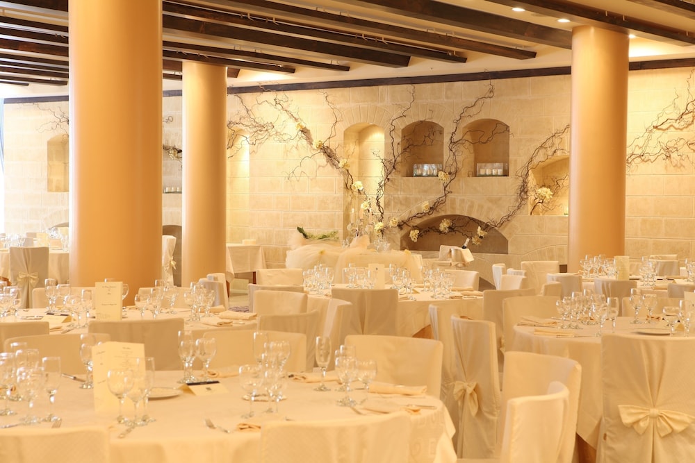 Hotel Del Campo 51/64