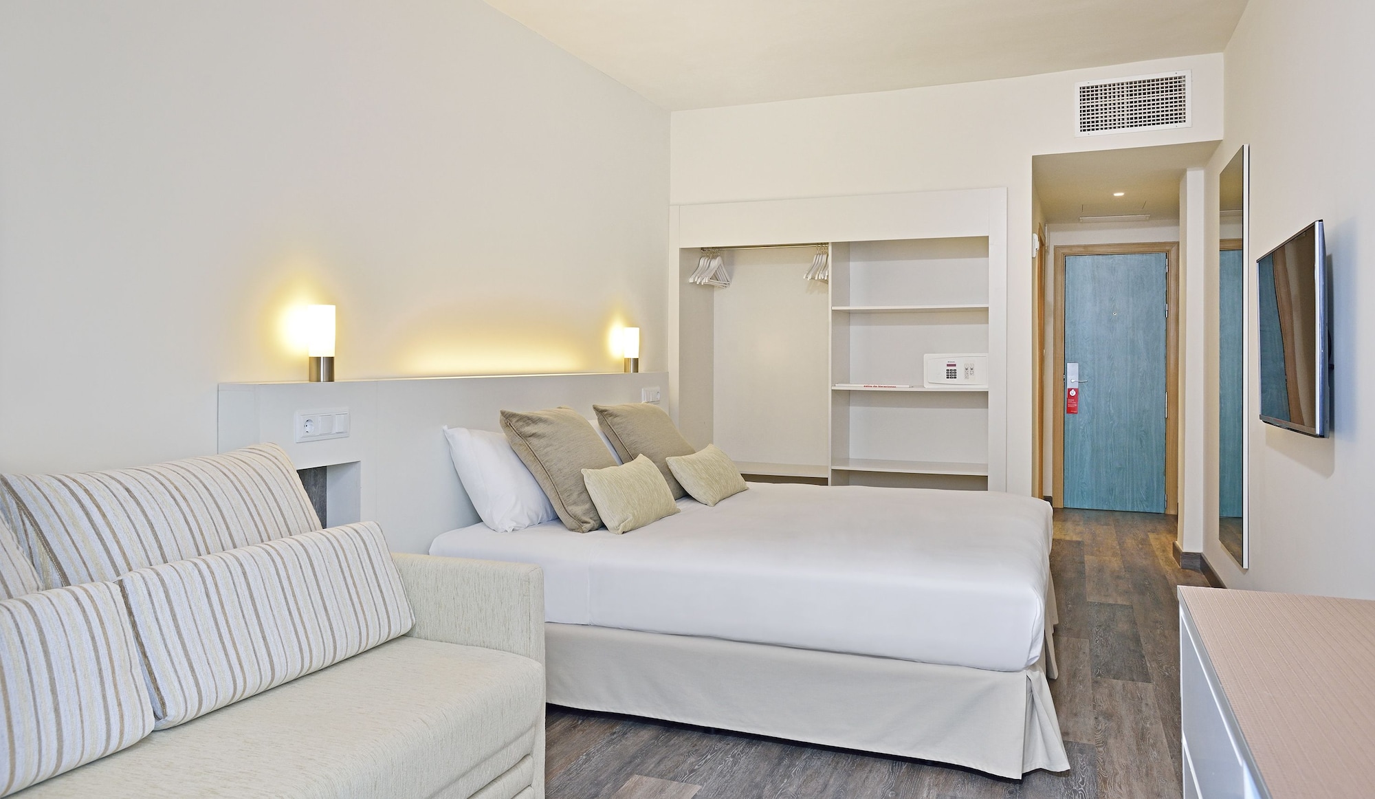 Sol, Double Bed, Sea Front