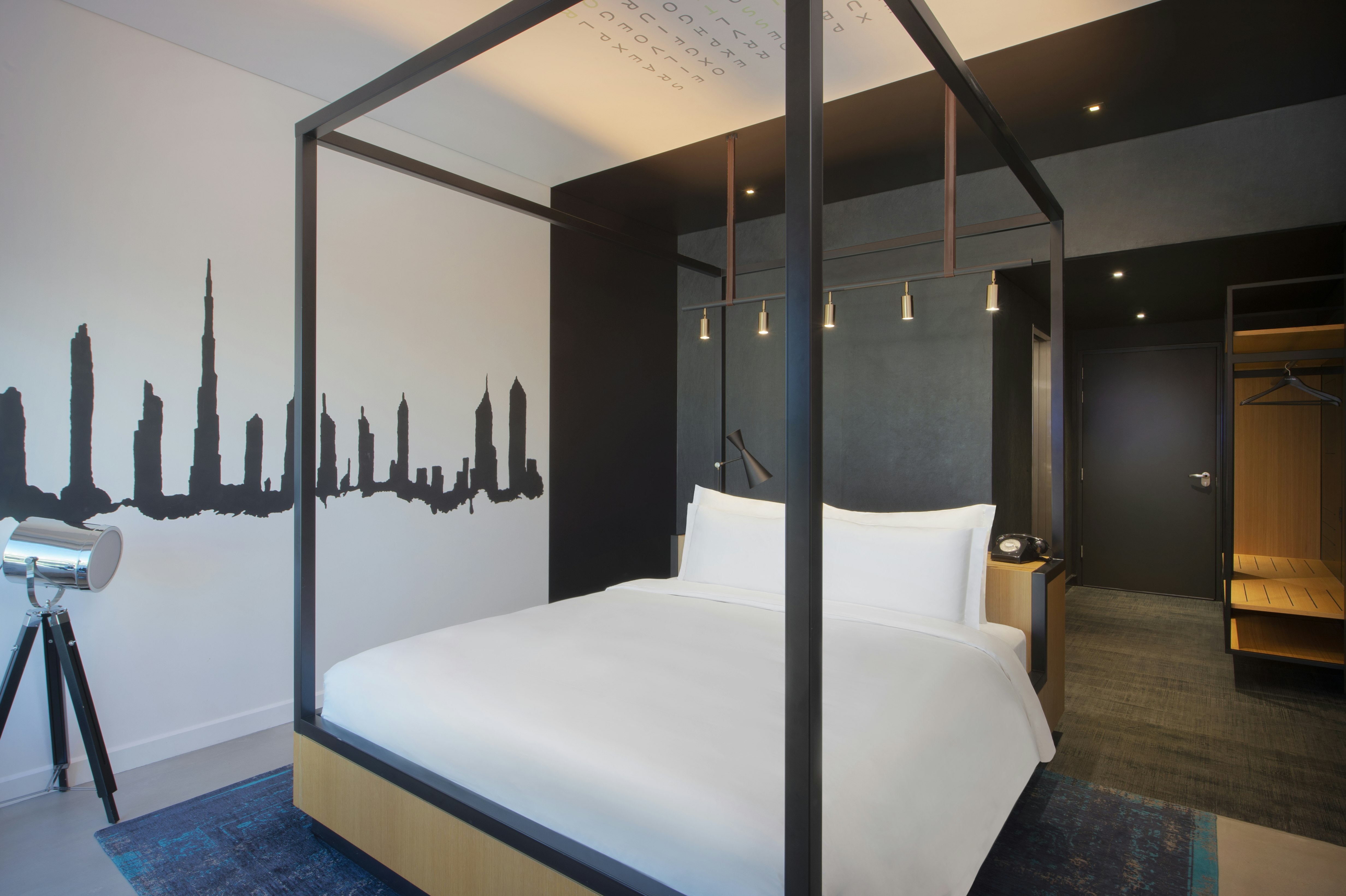 ROOM, KING BED, CITY VIEW