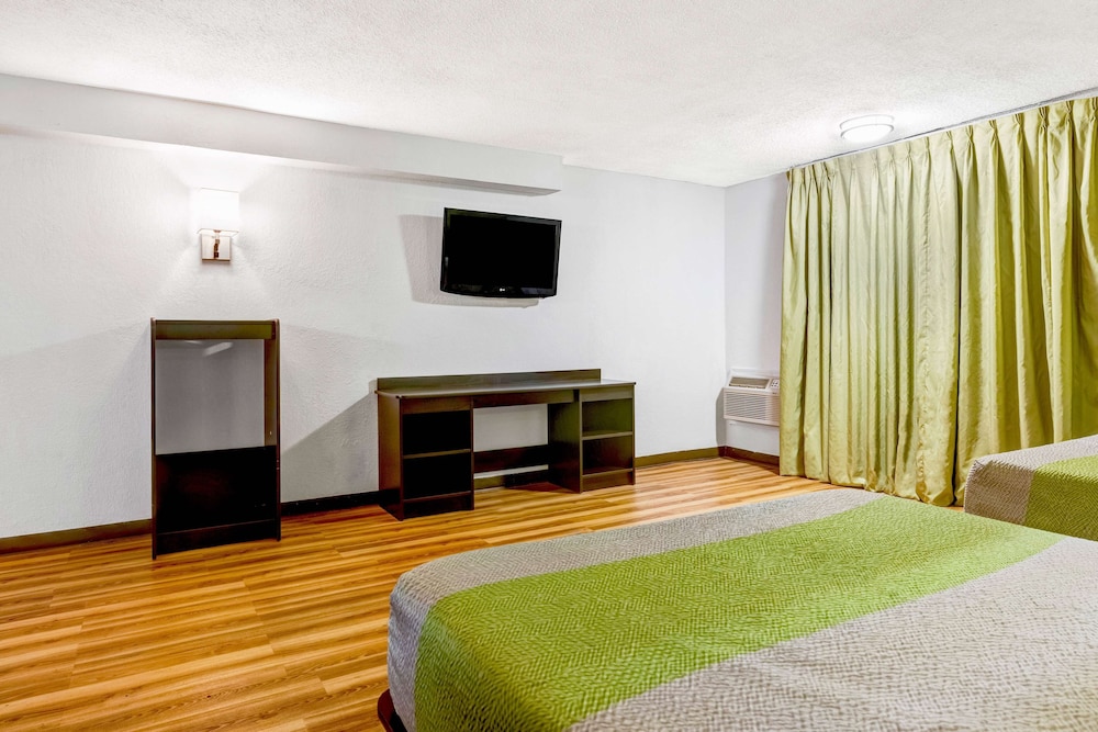 Motel6 Indianapolis, IN 16/33
