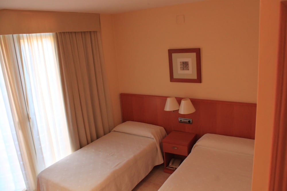 Hotel Del Port 4/22