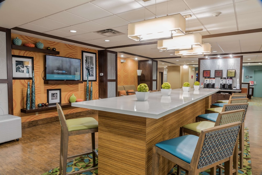 Hampton Inn Lake Charles 53/68