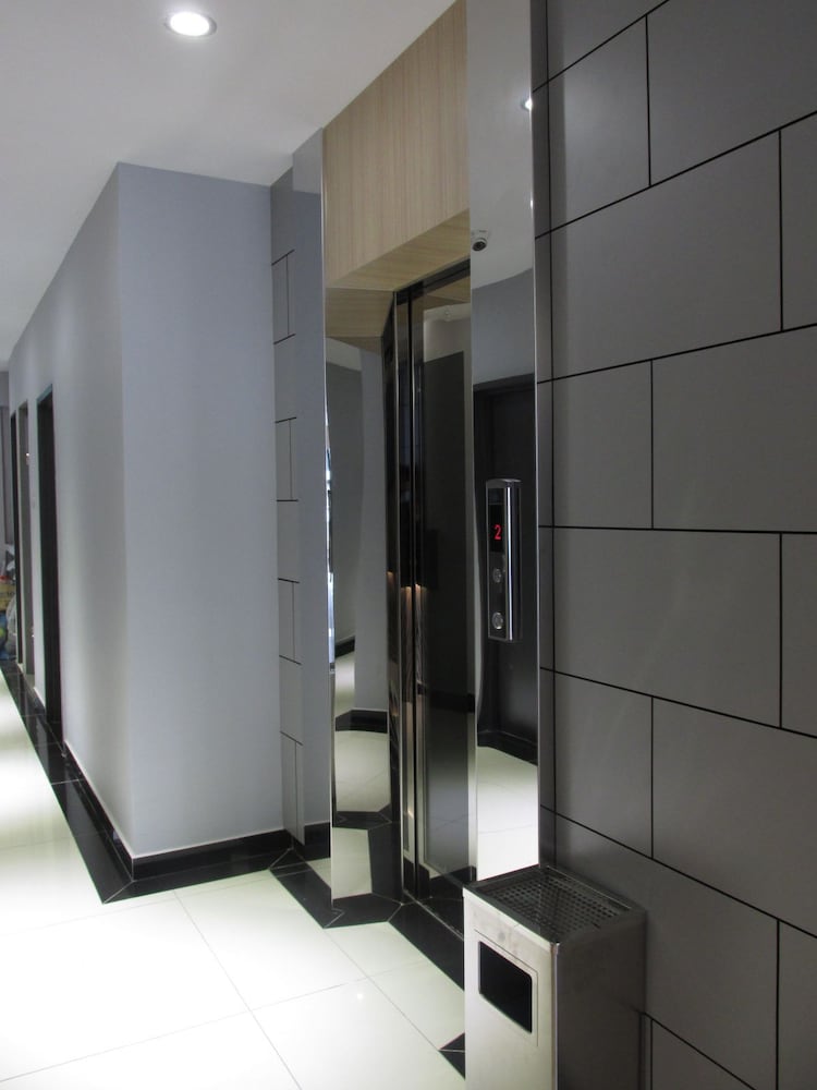 Hotel 99 - Ss2 37/48