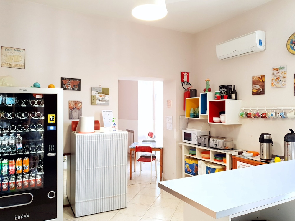 Mancini Hostel Naples 49/70