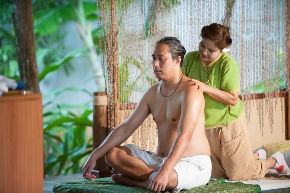 Phi Phi Island Cabana Hotel 46/69