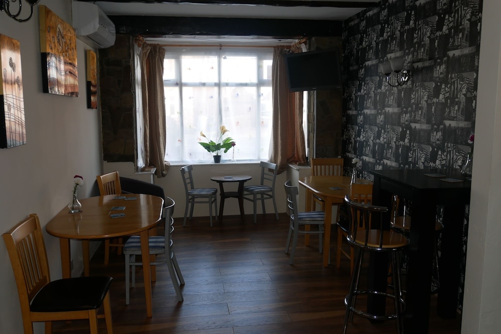 The Monsell Hotel 24/34