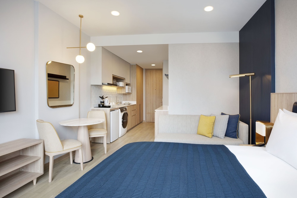 Staybridge Suites Bangkok Thonglor 16/80