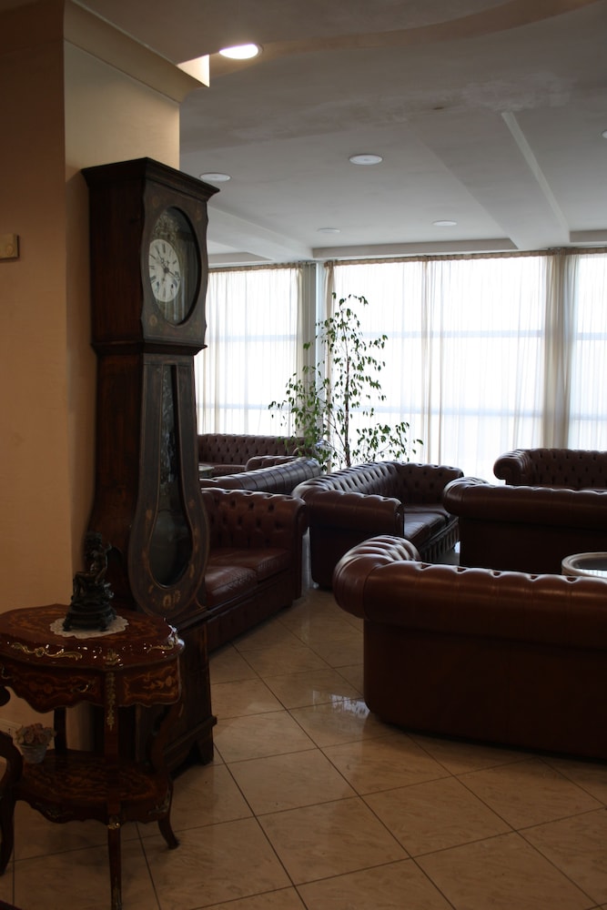 Gaston Hotel 28/45