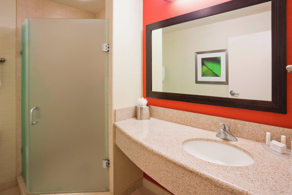 Courtyard by Marriott Minneapolis Maple Grove/Arbor Lakes 68/70