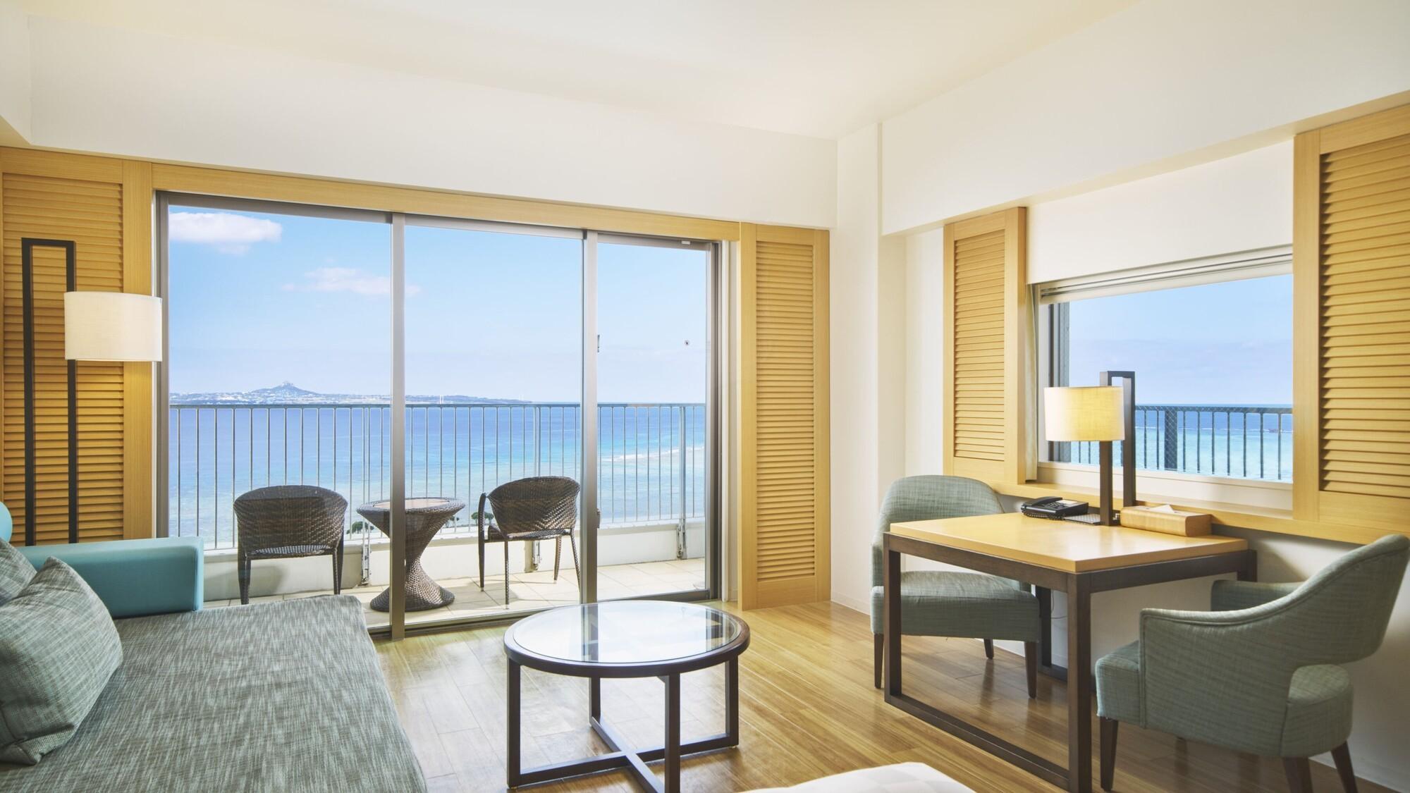 Deluxe, Twin Beds, Ocean Wing, Corner