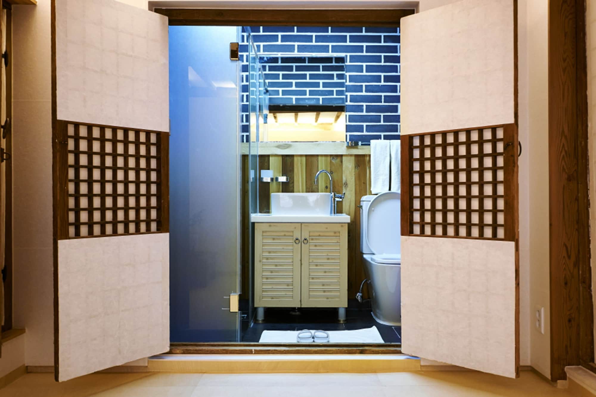 Gyenam, House, 4 Futon Beds, Main Building