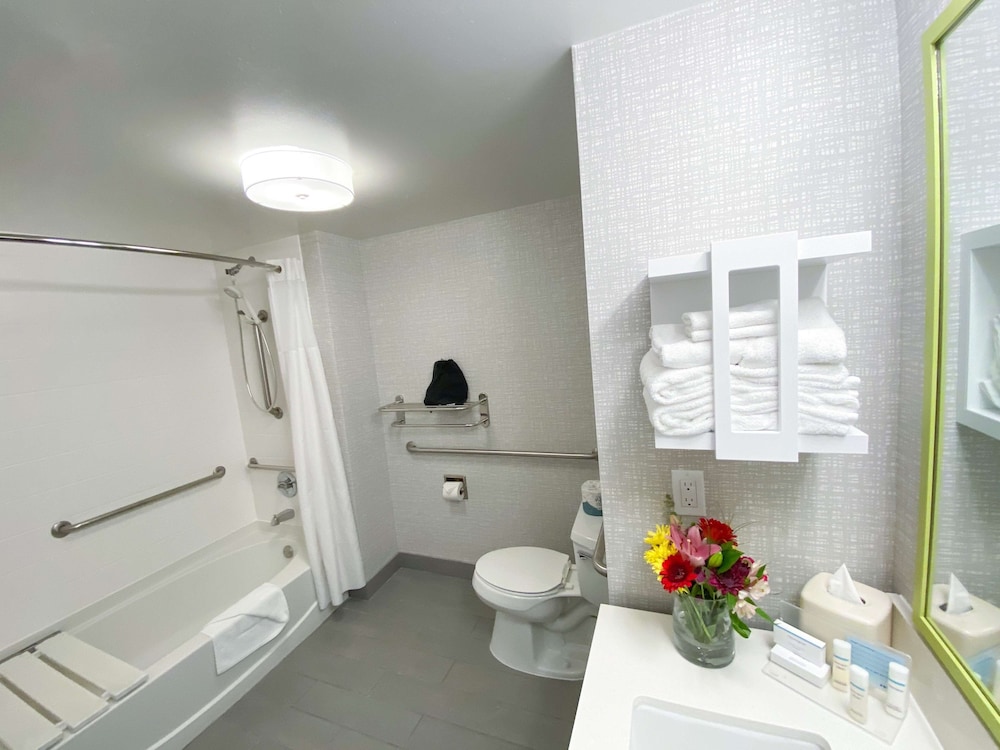 Hampton Inn Carlsbad North San Diego County Ca 20/46