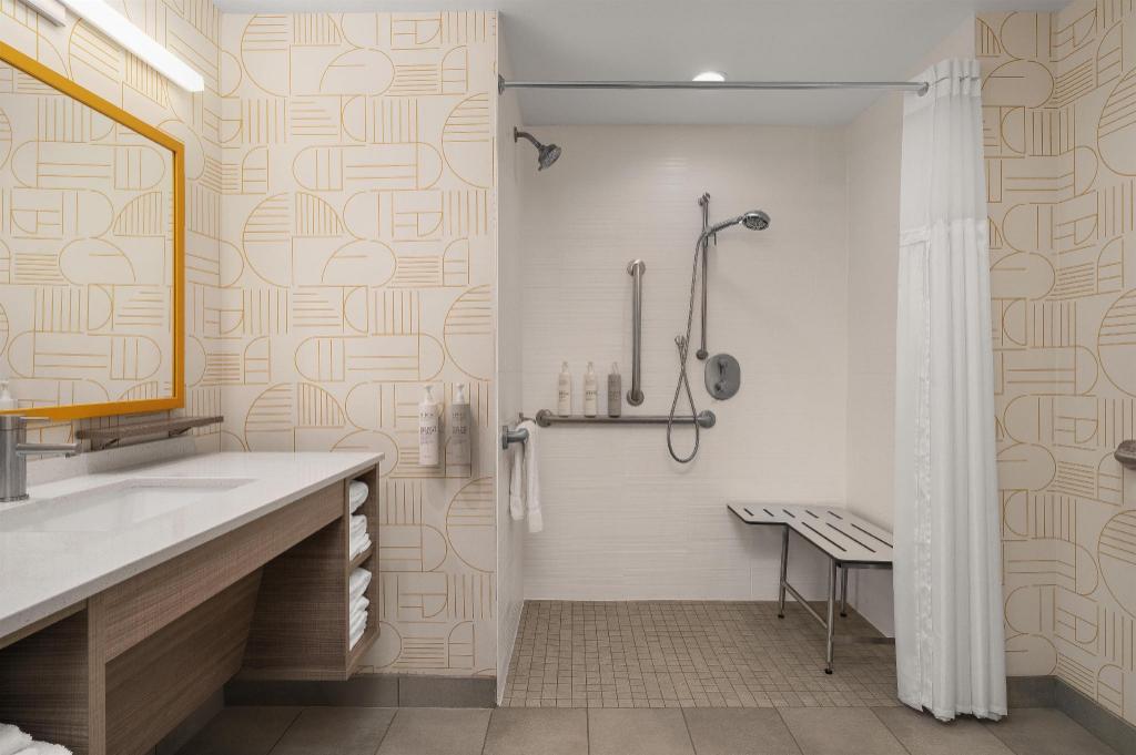 Home2 Suites by Hilton Burlington, NJ 35/36