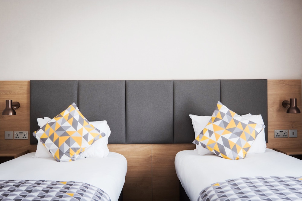 Holiday Inn Farnborough by IHG 32/74
