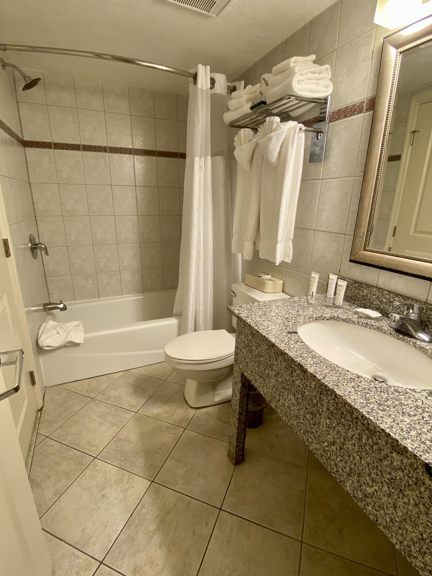 1 Bedroom, Suite, King Bed, Ocean Front, Sofa, Radisson Suite Hotel Oceanfront 7/7