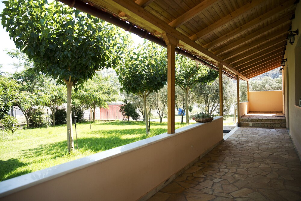 Agrotospita Country Houses 42/50