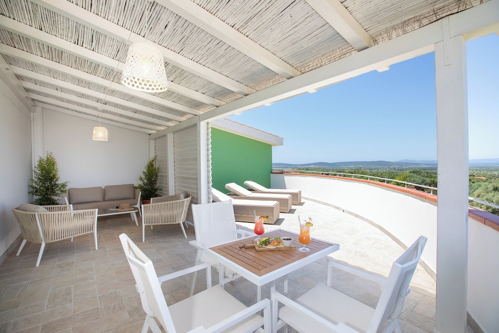 Lu Hotel Porto Pino 29/48