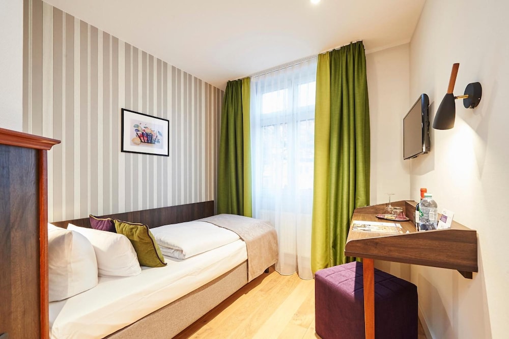 Hotel Hauser 27/50
