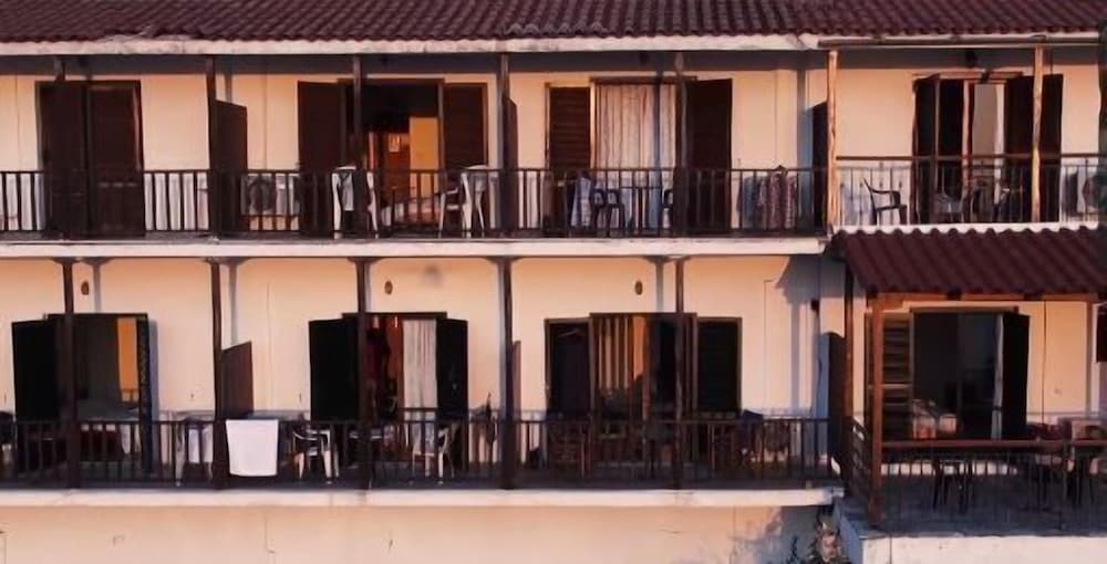 Marabou Hotel 1/50