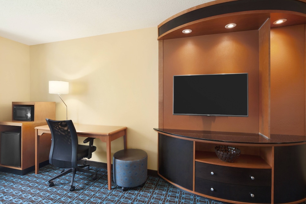 Fairfield Inn Suites Lansing West 22/23