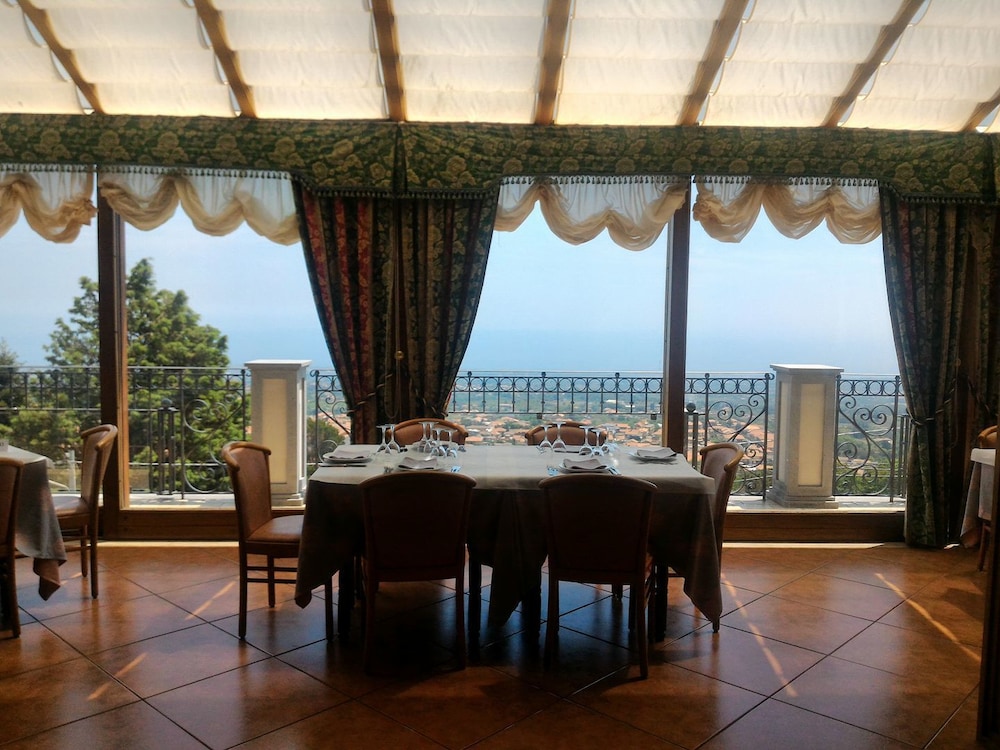 Hotel Primavera Dell'etna 39/47