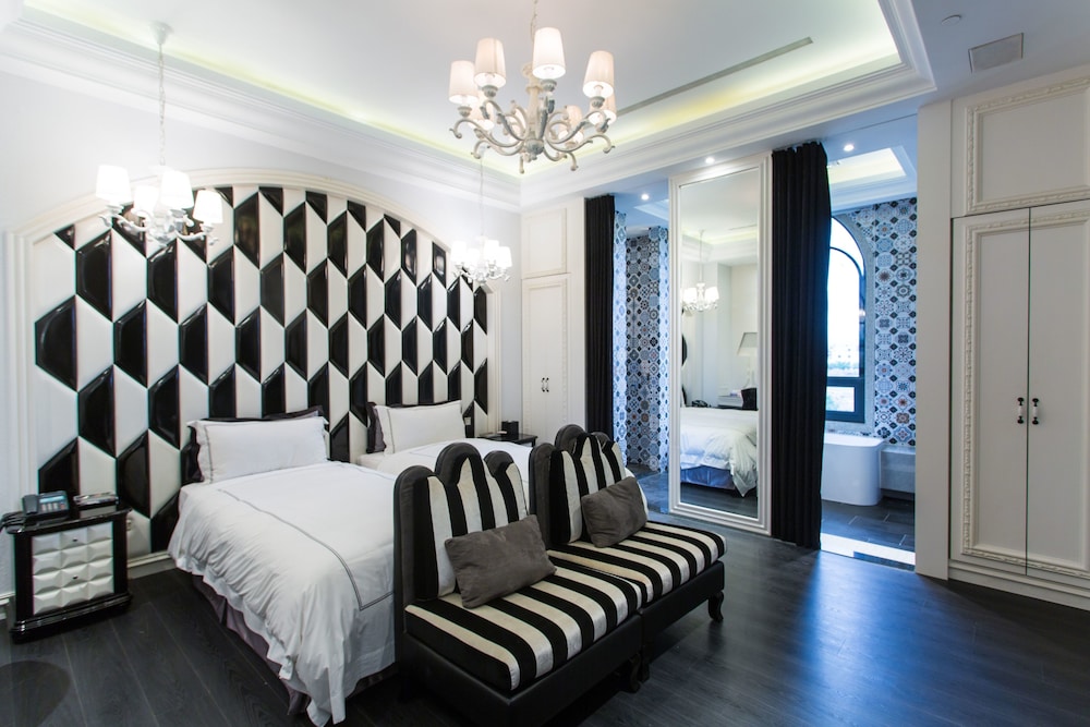 The Castle Ballet Taichung A Boutique Hotel 59/77