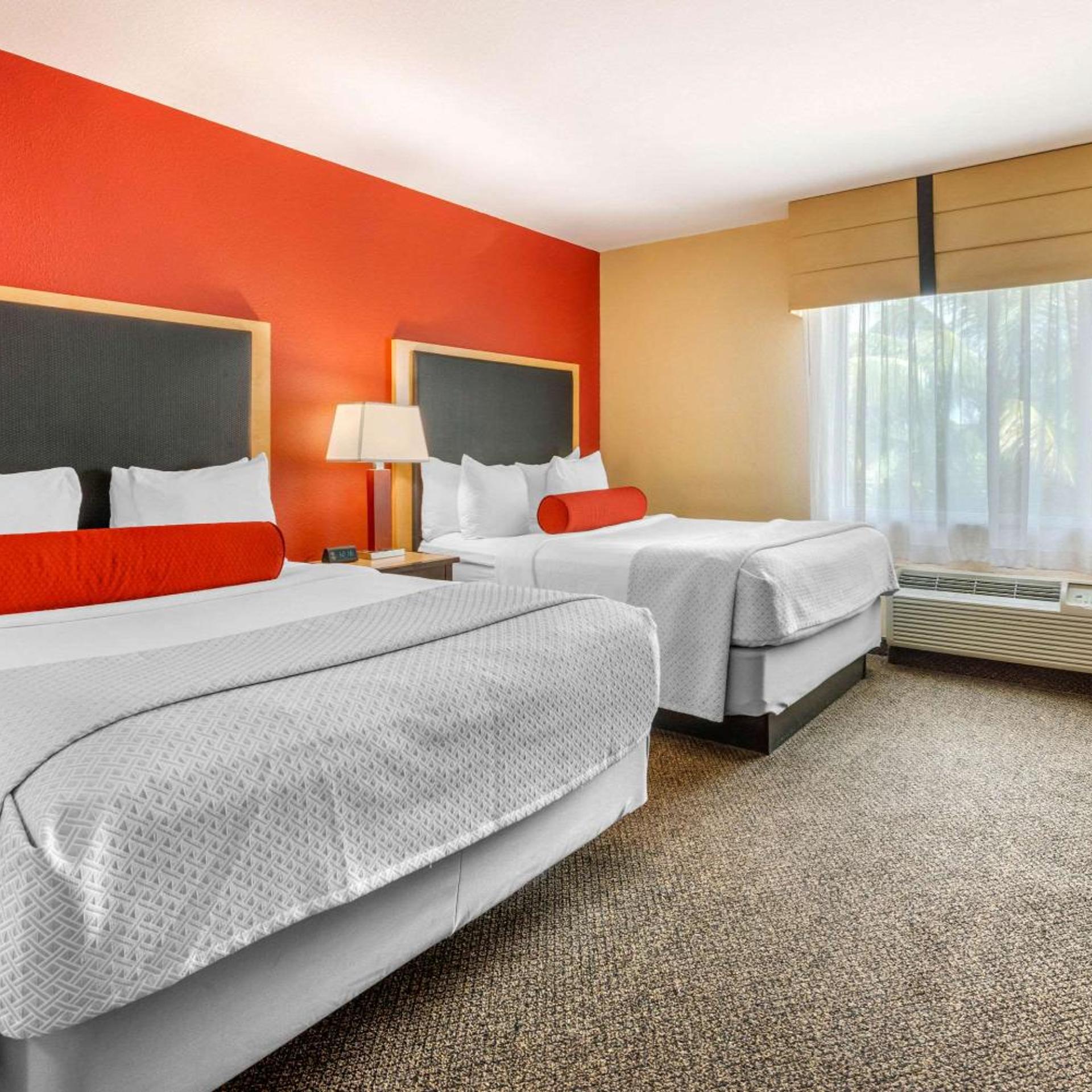 Suite, 2 Queen Beds, Sofa