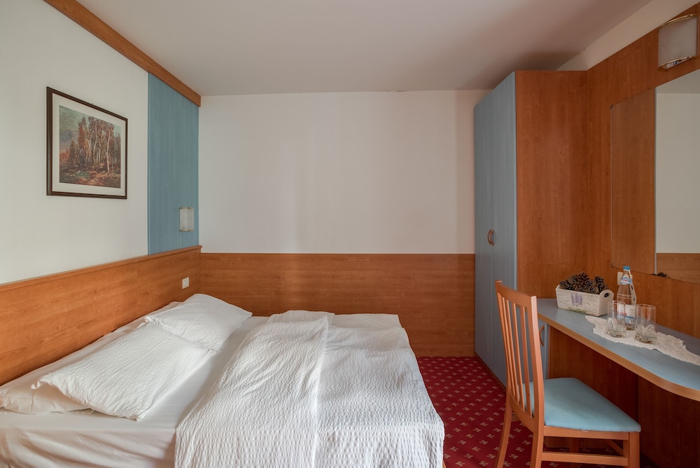 Hotel Londra 8/40