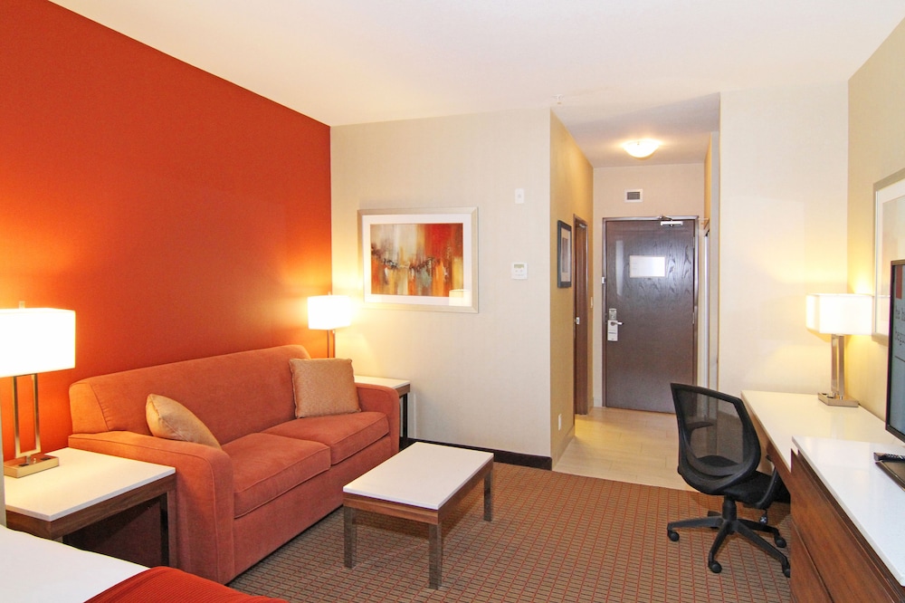 Holiday Inn Express And Suites Calgary Nw University Area 41/73