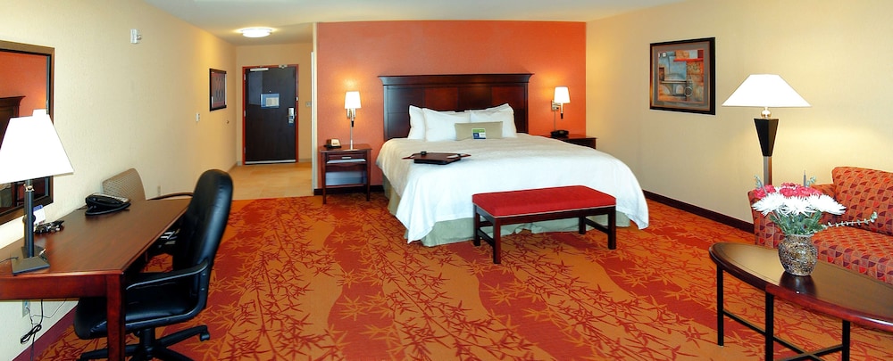 Hampton Inn & Suites Denver/Highlands Ranch 26/82