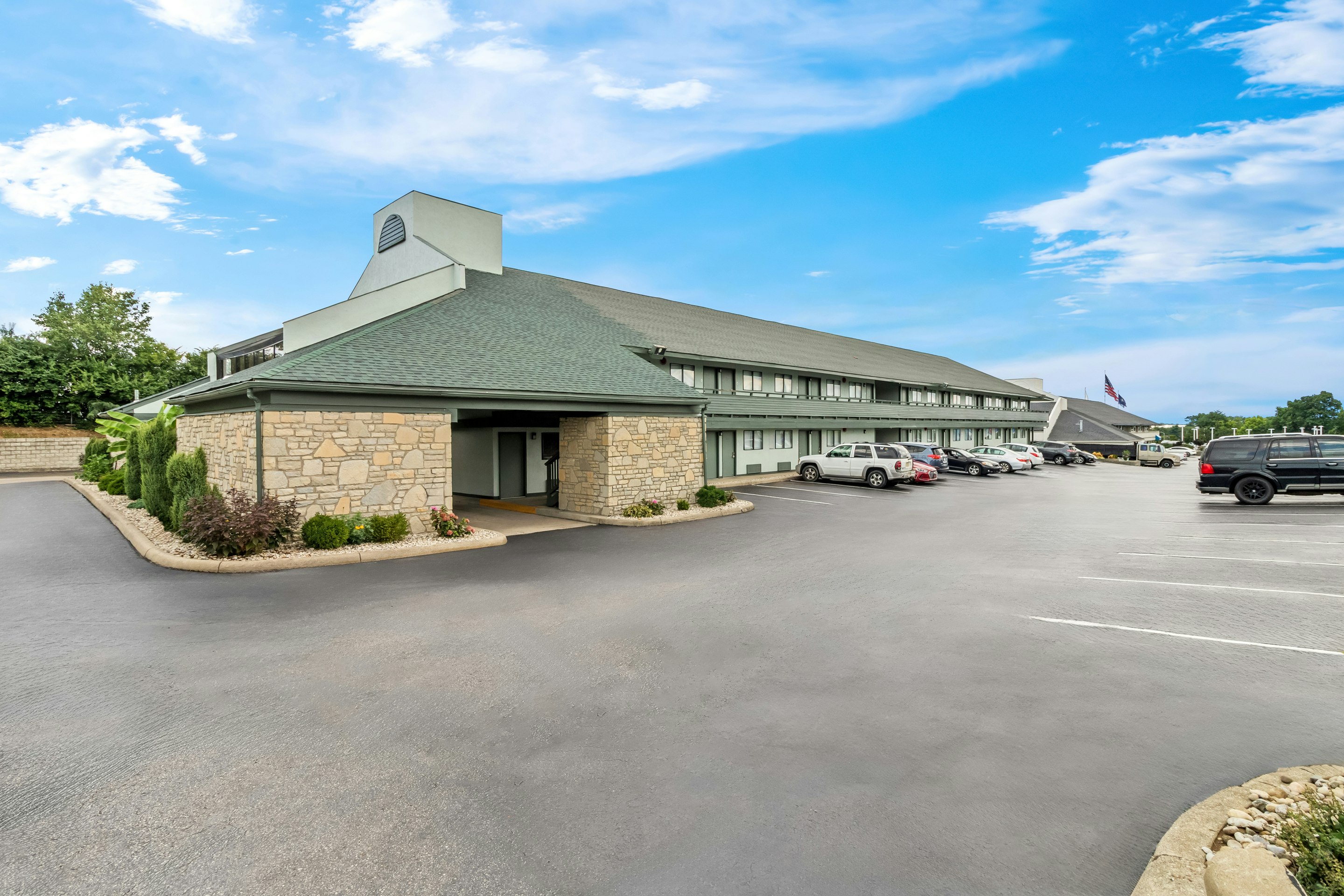 HomeTowne Studios Florence, KY-Cincinnati Airport 25/29