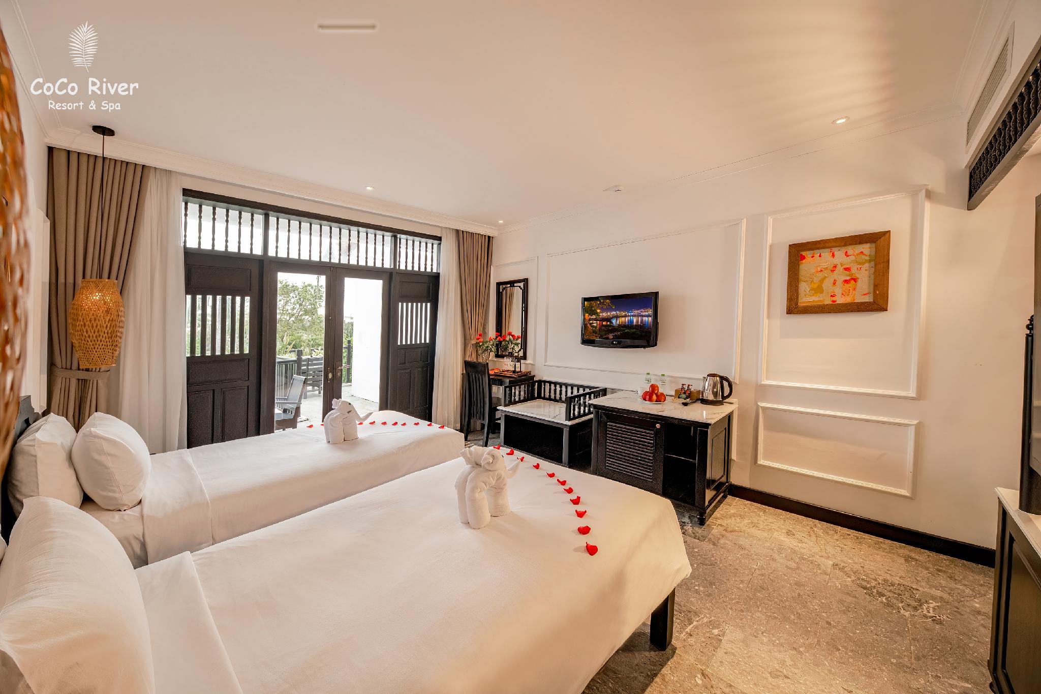 Room, Twin Beds, Pool View