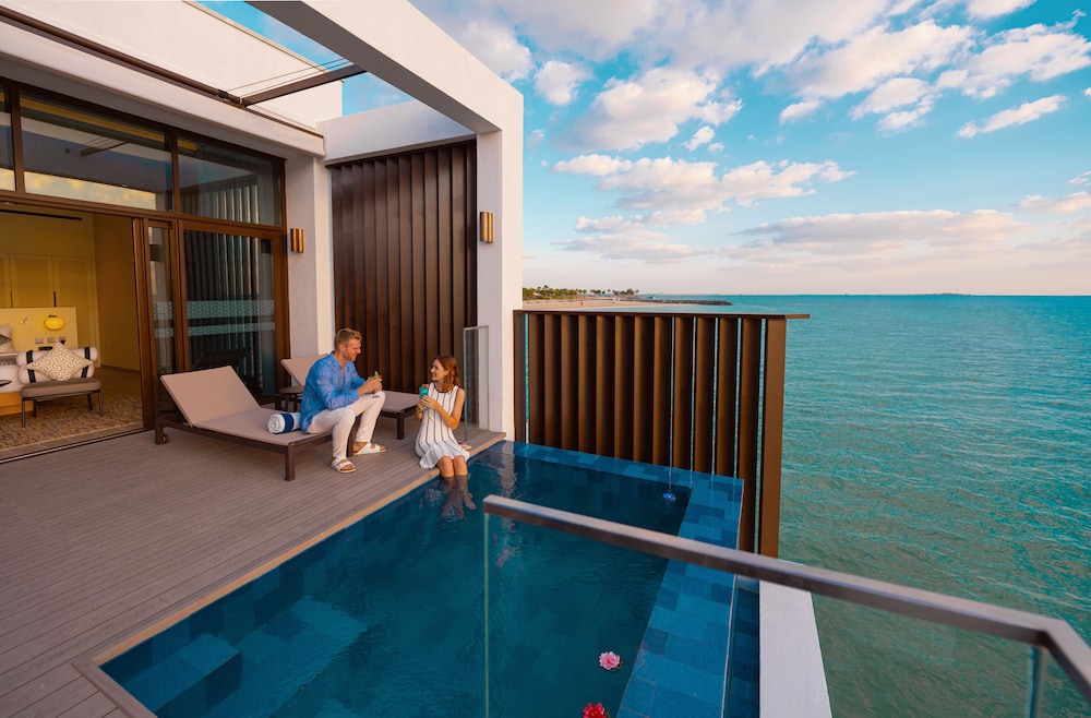 Bab Al Nojoum Hudayriyat Villas 26/62