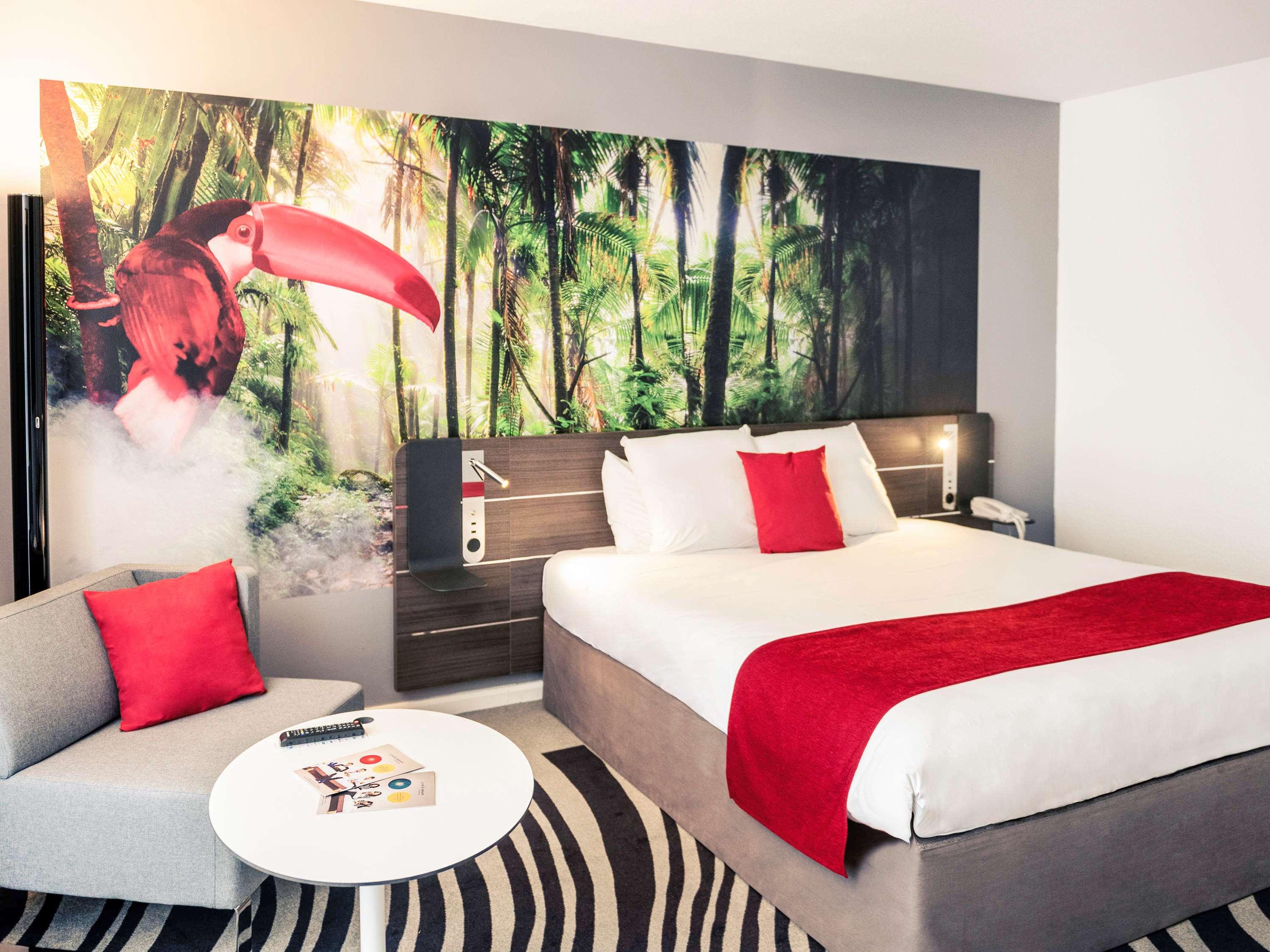 SUITE, DOUBLE BED, SOFA