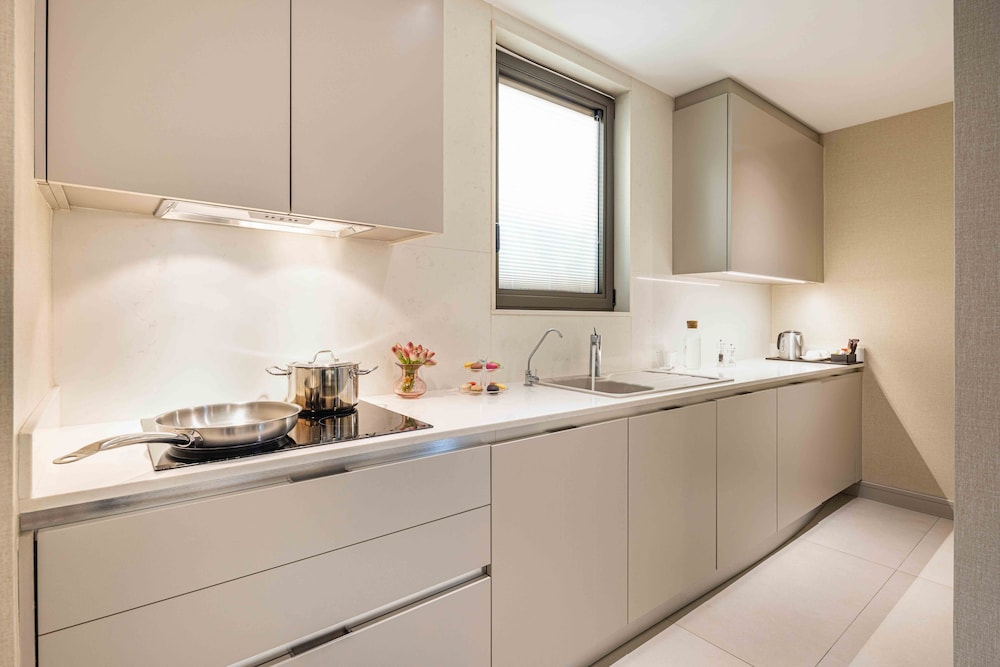 Tzl Suites 68/69