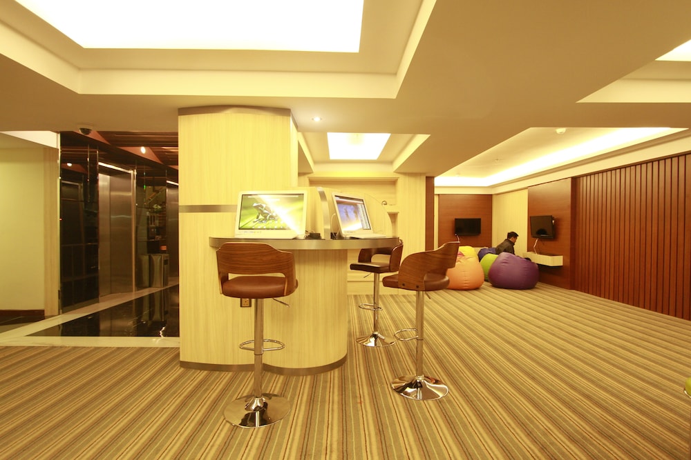 Fox Hotel Nagoya Batam 37/69