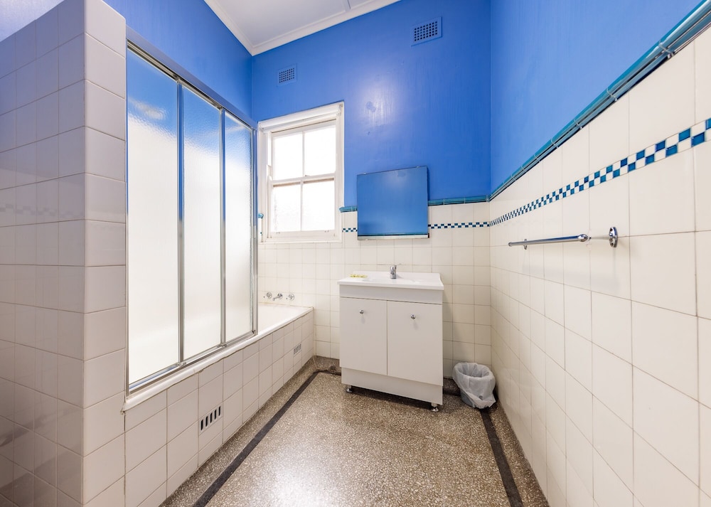 Strathfield Hotel 20/32