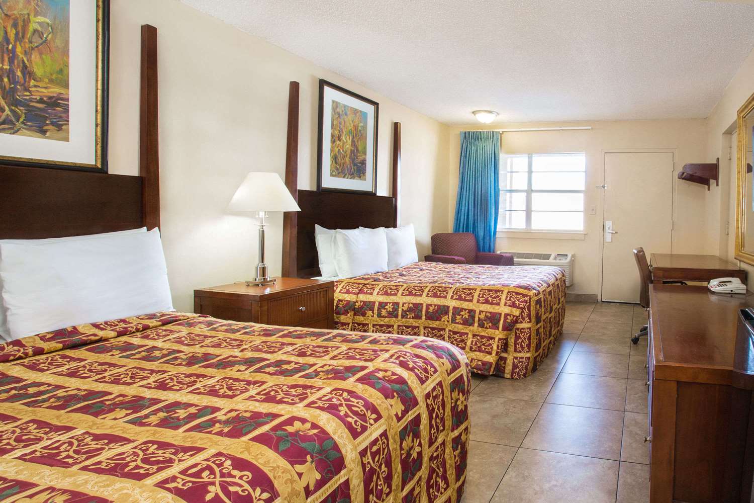 ROOM, 2 DOUBLE BEDS