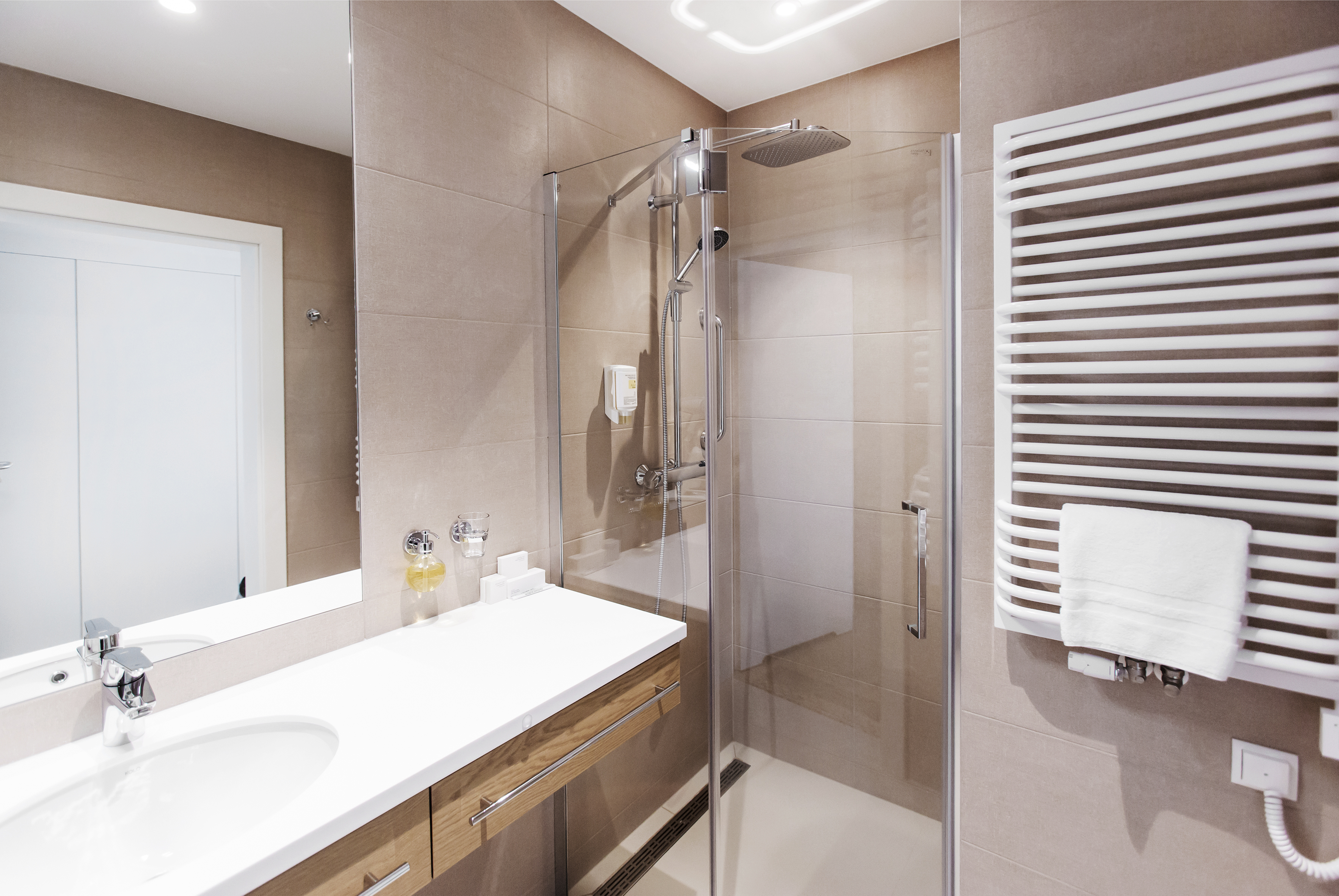 غرفة عائلية، Hotel Platan 4/4