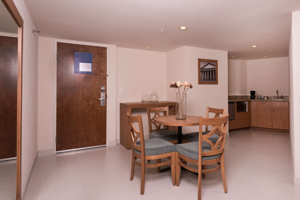 Hampton Inn by Hilton Guadalajara/Expo 38/48