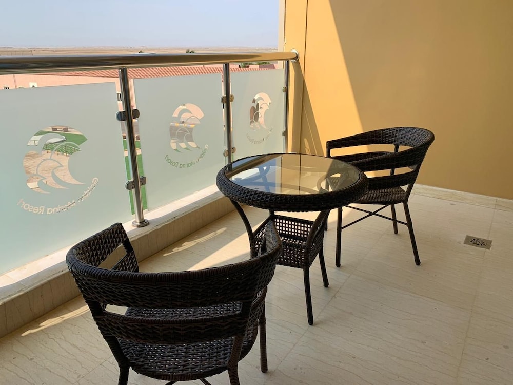 GOLDEN MARINA RESORT 29/50