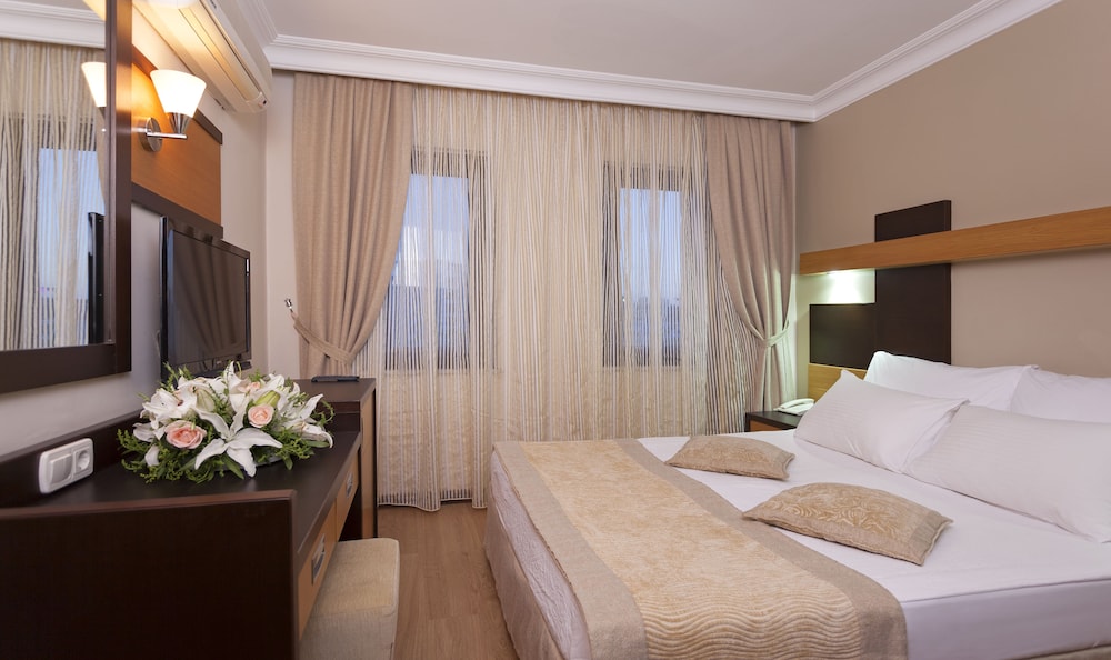 Kandelor Hotel 23/72
