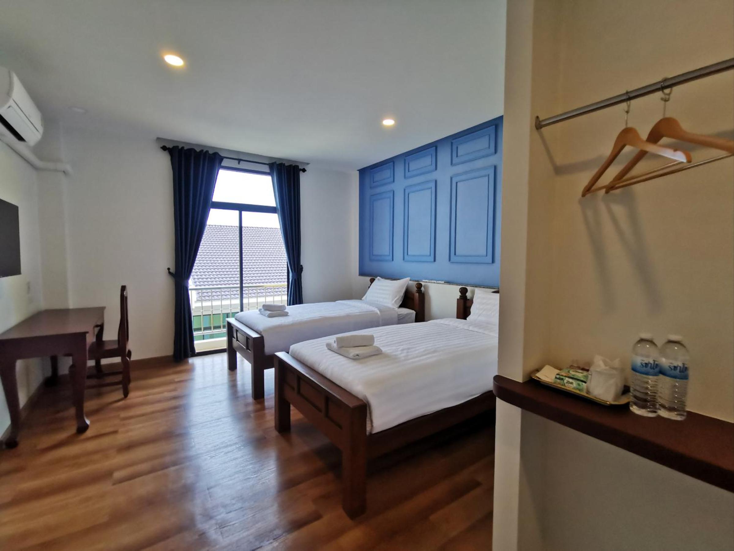 Racha Khong Hotel 21/40