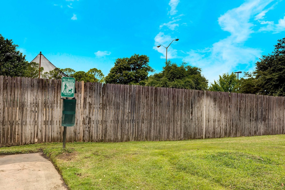 Studio6 Arlington, TX - South - Dallas 36/44