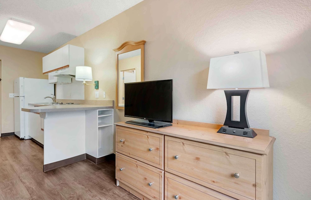 Extended Stay America Select Suites Orlando Southpark 31/56