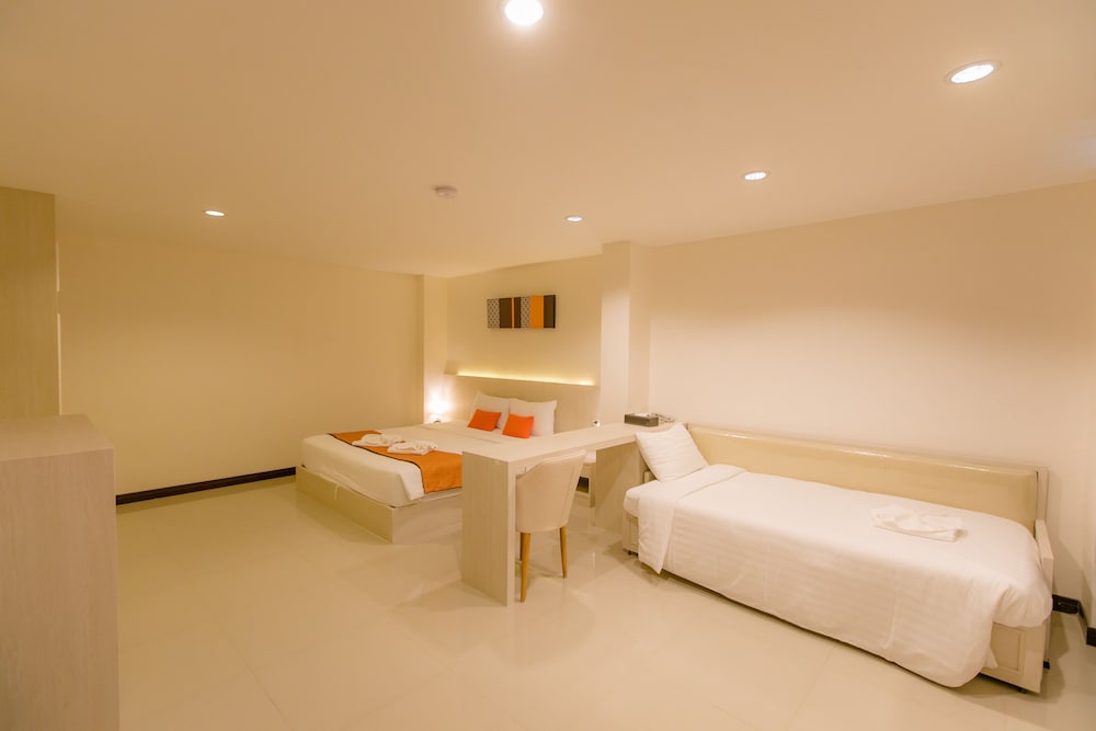 De Hug Hotel & Residence 25/68