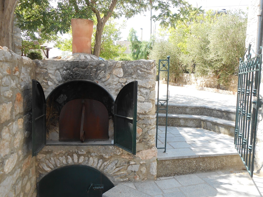 Spitakia 27/50